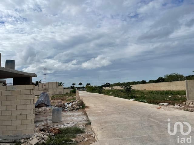 TERRENO EN PRIVADA RESIDENCIAL ALBARELLA CONKAL YUCATAN