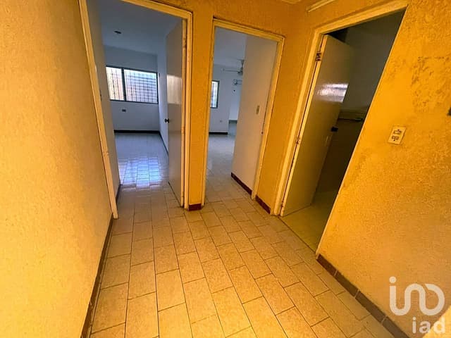 CASA EN VENTA EN LA COLONIA NUEVA ALEMAN, MERIDA, YUCATÁN 4 RECAMARAS