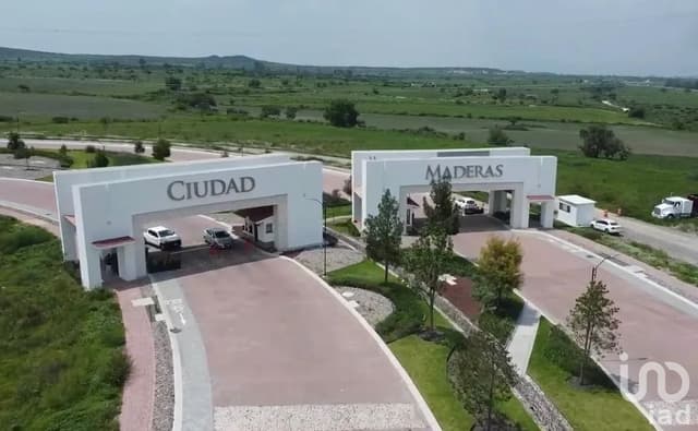 TERRENO EN VENTA EN CIUDAD MADERAS PENINSULA