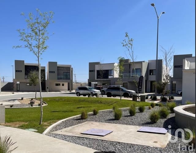 Se vende Casa Nueva 1 min de Plaza Benza. Cerca de puente Zaragoza