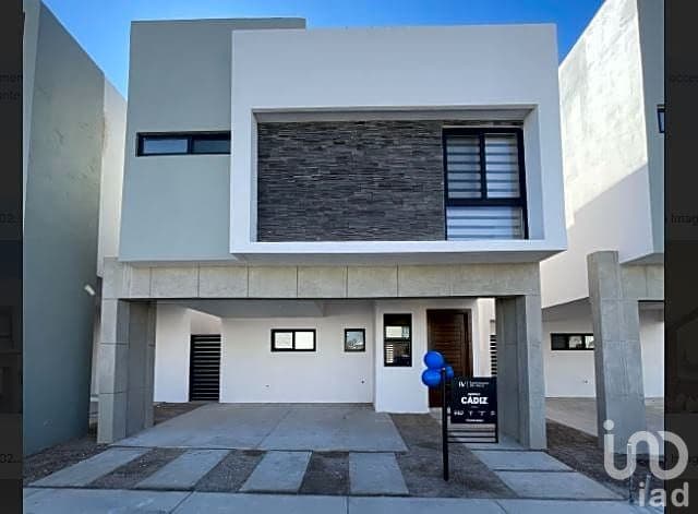 Se vende Casa Nueva 1 min de Plaza Benza. Cerca de puente Zaragoza