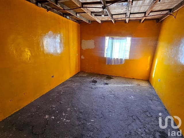 SE VENDE CASA POR EJE VIAL Y BLVD ZARAGOZA