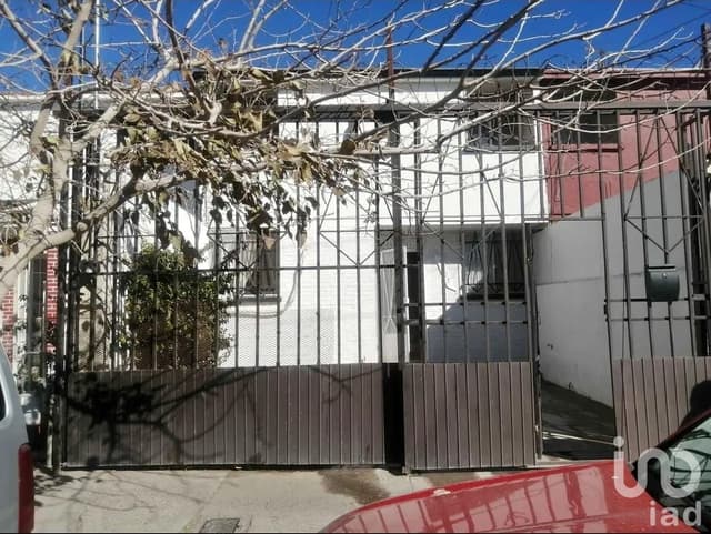 Casa en Venta 2 plantas Zona Aeropuerto cerca de Av. Tecnologico