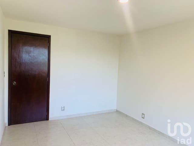 CASA ELEGANTE EN LA MEJOR ZONA RESIDENCIAL DE CD SATELITE AL LADO OPUESTO DE SAMARA SATELITE