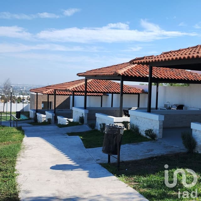 Casa de 3 Niveles en Venta, Escobedo Nuevo León - Modelo Britania