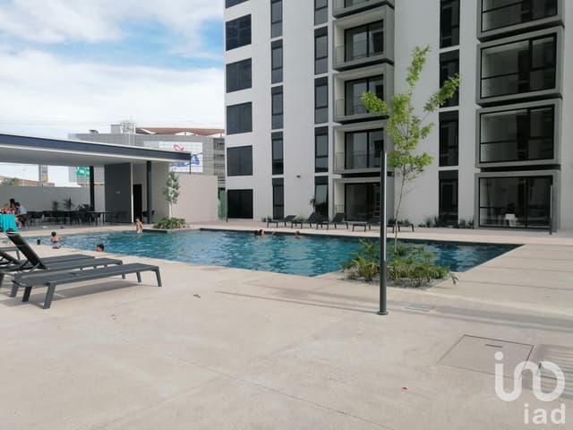 Renta de departamento de Lujo amueblado frente al TSM