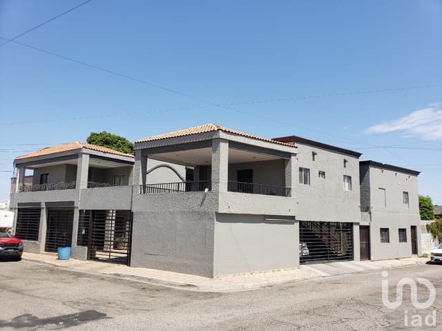 En Venta Casa y 4 Departamentos. Excelente Inversión en Mexicali, en El Lienzo.