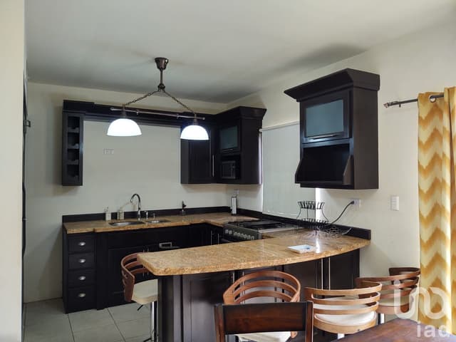 Casa en Renta en La Rioja Residencial, Cerrada Galicia