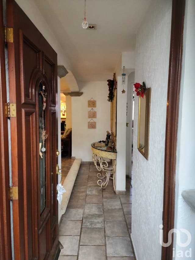 Casa en venta 5 hab. 2.5 baños 1 estacionamiento a 5 minutos de plaza las Americas Cancún