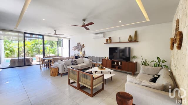 Casa en venta 4habitaciones 4 baños, Aleberca, lugares p/ 2 autos Tulum Aldea Zama