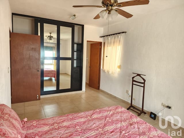 Casa en Venta Residencial Buenavista con 4 recamara c/baños sala comedor 2 estacionamientos