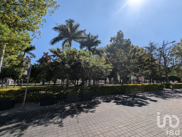 Departamento Amueblado en VENTA en la Colonia Monraz, a dos minutos del Consulado Norteamericano