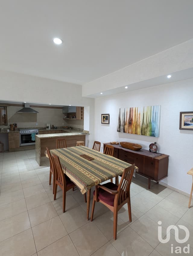 Departamento Amueblado en VENTA en la Colonia Monraz, a dos minutos del Consulado Norteamericano