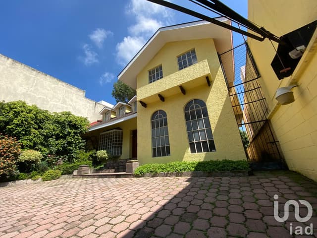 CASA EN BLVD ANAHUAC EN VENTA
