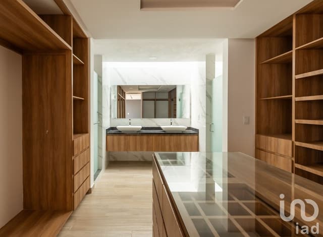 Casa en Venta con Terraza y Recámara en Planta Baja en Parque Chiapas, Lomas de Angelópolis III