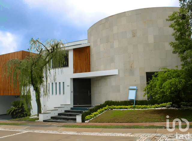 Casa seminueva en venta – 5 recámaras en La Vista Country Club, Tlaxcalancingo