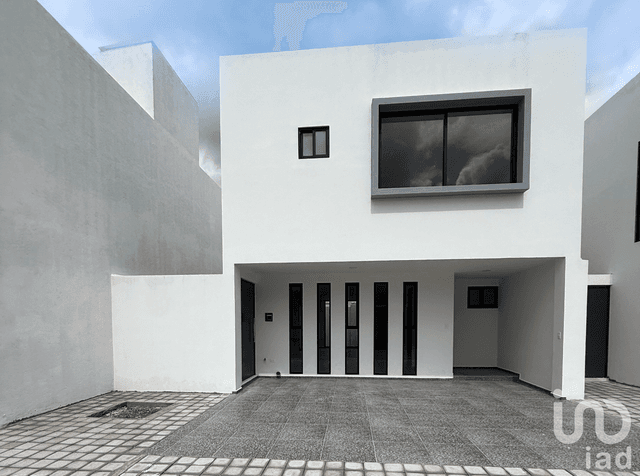 Casa nueva en venta en Tlaxcalancingo con jardín privado y seguridad