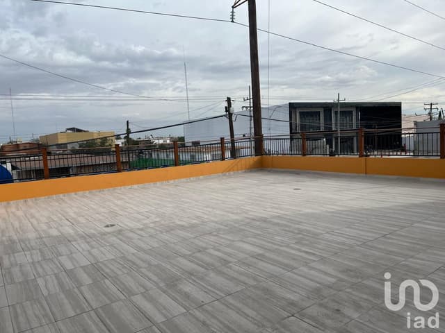 LOCAL EN RENTA PLAZA SAN FELIPE CON TERRAZA