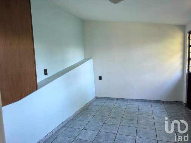 Casa en Venta en Ahuatepec, Cuernavaca. ¡Clima ideal y Jardín espectacular! Se aceptan créditos.