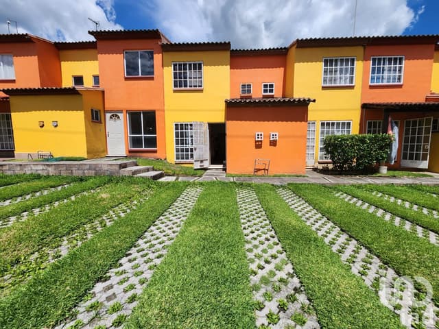 Casa en venta 3 recamaras Fracc Los colorines, Morelos con alberca