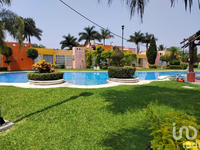 Casa en venta Fracc Las Garzas, Tezoyuca con vigilancia y alberca