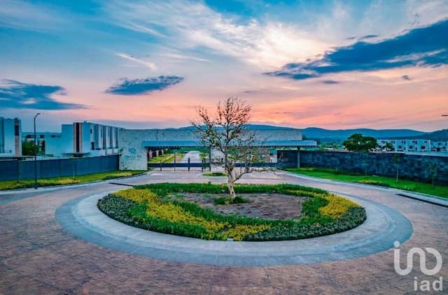 Departamento en venta con 3 habitaciones, alberca, vigilancia y elevador en Xochitepec, Mor.