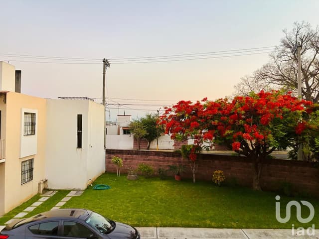 Casa Renta 3 recamaras amueblada Xochitepec Centro, alberca y seguridad