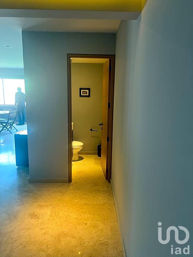 Departamento con acabados de lujo en Venta