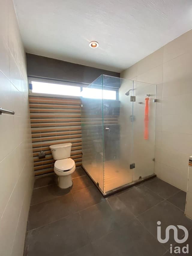 Casa en Venta EN TLAJOMULCO DE ZUÑIGA JAISCO FRACCIONAMIENTO LOS LAURELES