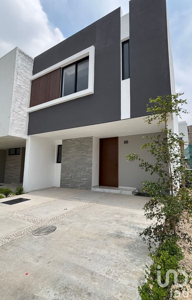 CASA EN VENTA FRACCIONAMIENTO ADAMAR EN TLAJOMULCO DE ZUÑIGA JALISCO
