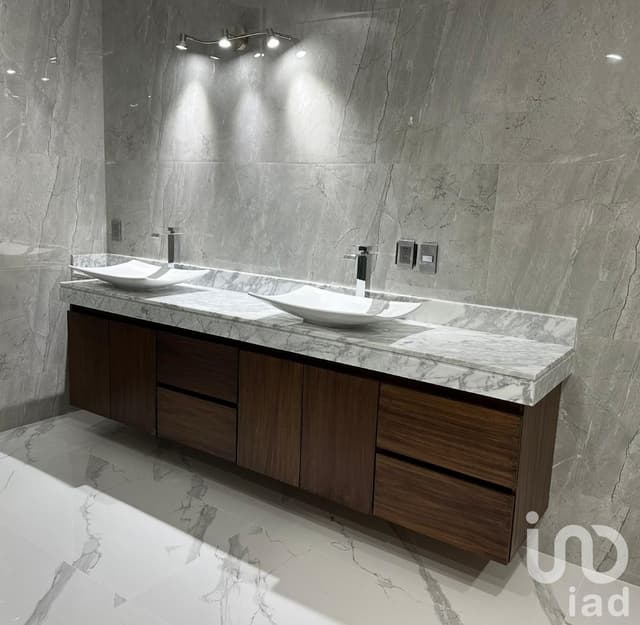 PRE-VENTA CASA EN LOS ROBLES RESIDENCIAL PROLONGACION MARIANO OTERO KM 5.5