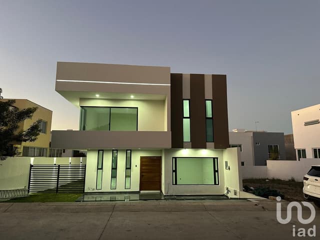 PRE-VENTA CASA EN LOS ROBLES RESIDENCIAL PROLONGACION MARIANO OTERO KM 5.5