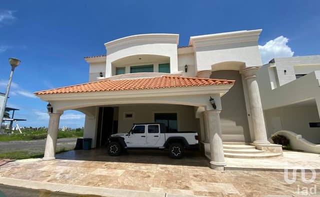 SE VENDE RESIDENCIA A PUERTA CERRADA CON TODO Y MUEBLES EN EL CONDOMINIO MARINA MAZATLAN