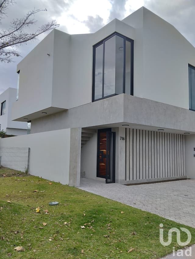 SE VENDE RESIDENCIA DISEÑO ARQUITECTONICO UNICO COTO GUELATAO ADAMAR TLAJOMULCO DE ZUÑIGA JALISCO