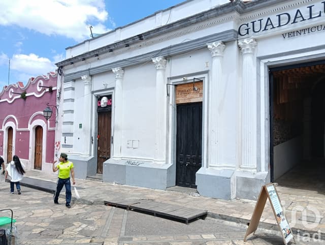 PROPIEDAD EN VENTA ZONA CENTRO PARA USO HABITACIONAL Y/O COMERCIAL EXCELENTE UBICACION