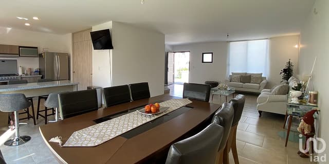 CASA EN VENTA CON 4 RECAMARAS Y ROOF GARDEN, SAMARE ZIBATA