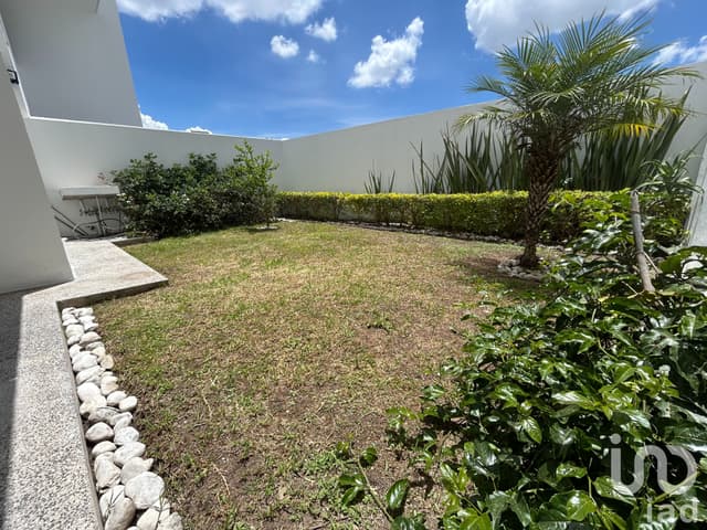 Casa en Venta en Lomas de Angelópolis, a tan solo 2 minutos de Barrio Cascatta