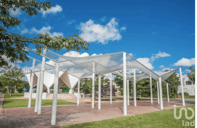 CASA EN VENTA SOBRE AV. HUACAYÁN, CANCÚN CENTRO