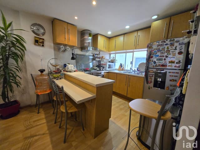 HERMOSA CASA VERTICAL CERCA DEL WTC: 3 NIVELES CON 3 RECAMARAS Y 2 ESTACIONAMIENTOS.