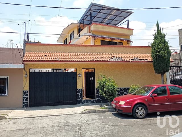 "OPORTUNIDAD ÚNICA: CASA CON GRAN POTENCIAL DE INVERSIÓN EN COL. TEPALCATES"