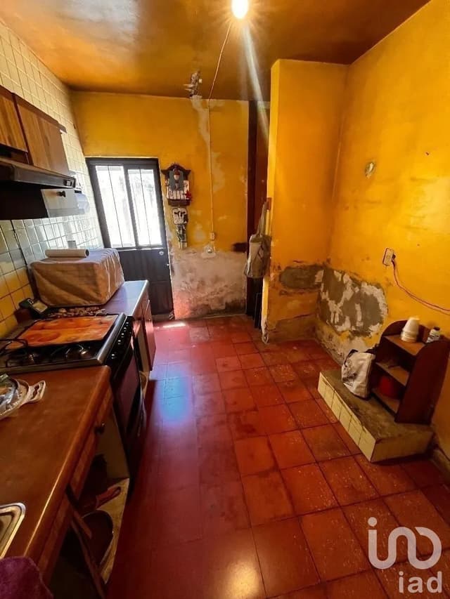 Casa en Venta en Zapopan, Centro, Zapopan, Jalisco Se ofrece como terreno