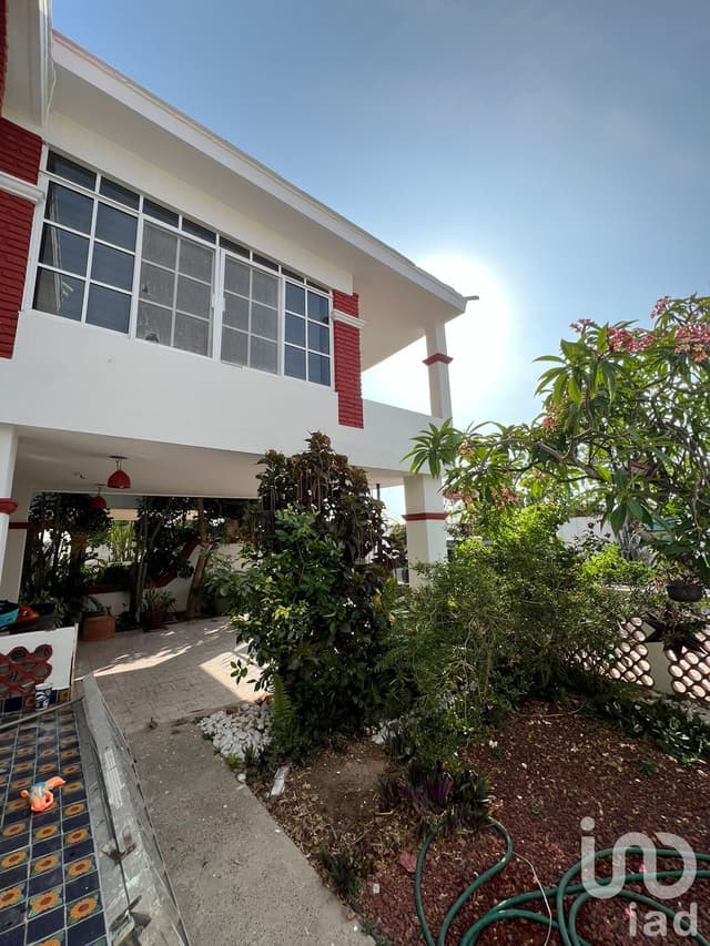 Casa en Venta zona Exclusiva de Mazatlan con acceso a la playa