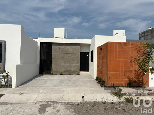 CASA EN VENTA ARQUITECTURA MINIMALISTA 2 RECÁMARAS EN FRACC. COMALA