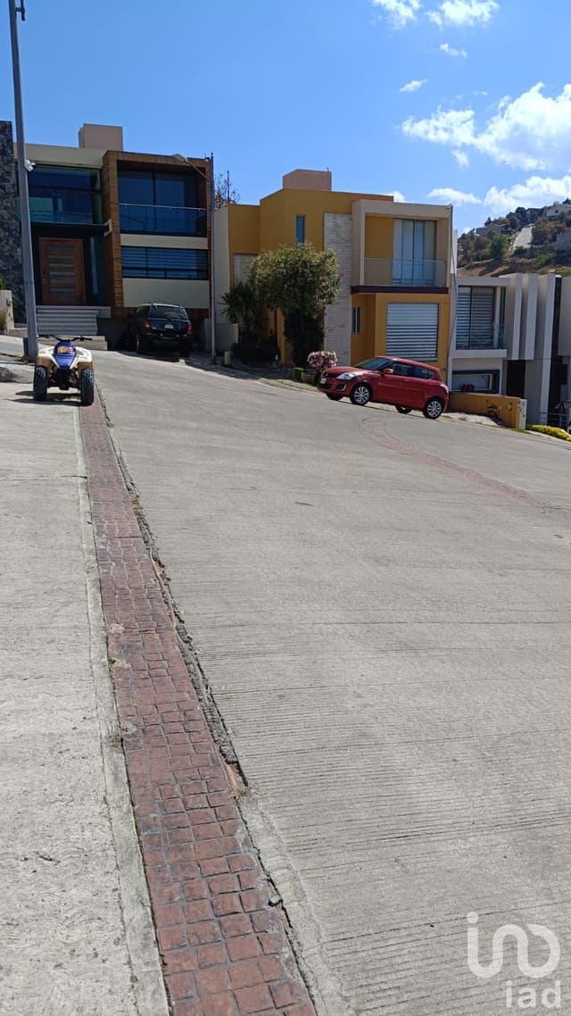 Casa Amueblada en Venta en Paseo de los Gansos. Zona Altozano $4,390,000