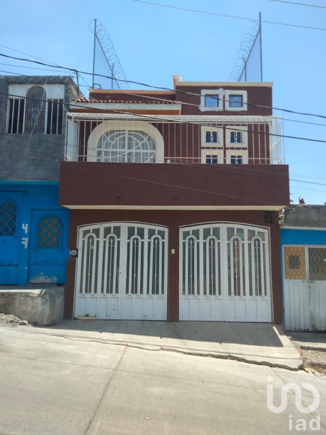 Casa en venta Col. Pino Suárez – 3 recámaras y patio amplio