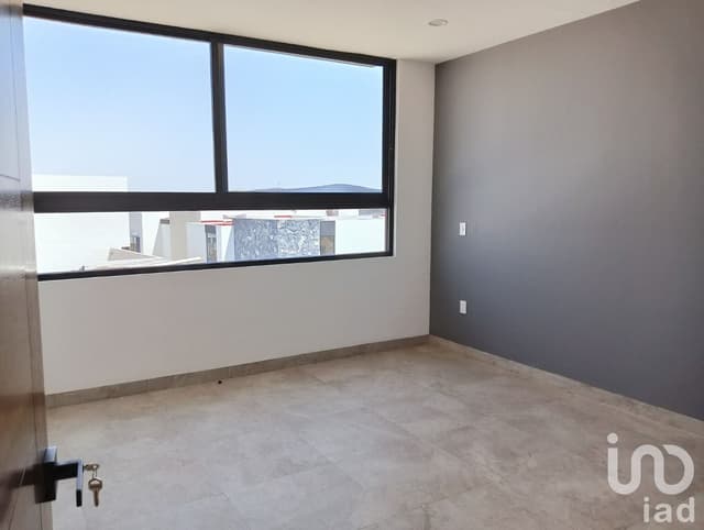 Casa en Venta en Privado Loma Alta Tres Marías Residencia con Jardín