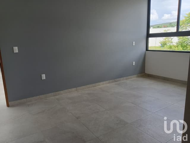 Casa en Venta en Privado Loma Alta Tres Marías Residencia con Jardín