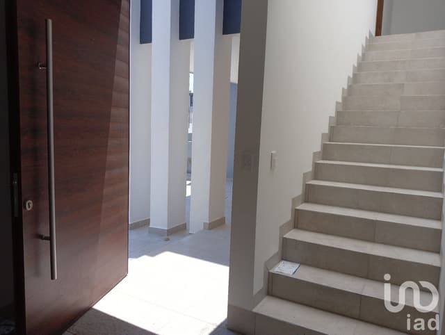 Residencia Nueva en Privado Lomalta Tres Marías Estrena con 3 Suites y Jardín