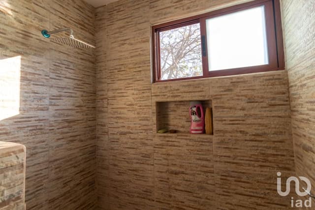 Casa escriturada en Xolatlaco, Tepoztlán, Morelos.