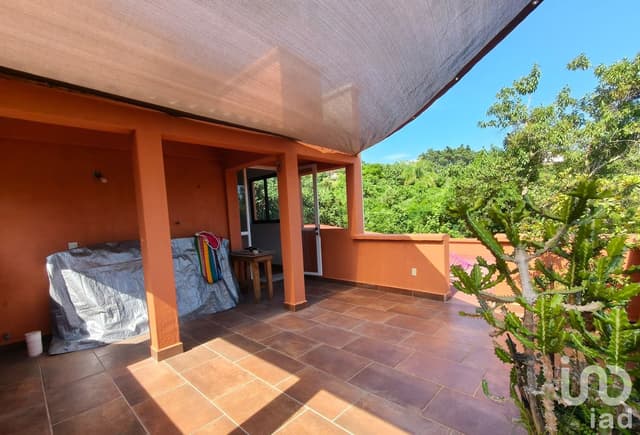 Casa en VENTA en Valle de Atongo, Tepoztlán con vistas a las montañas.
